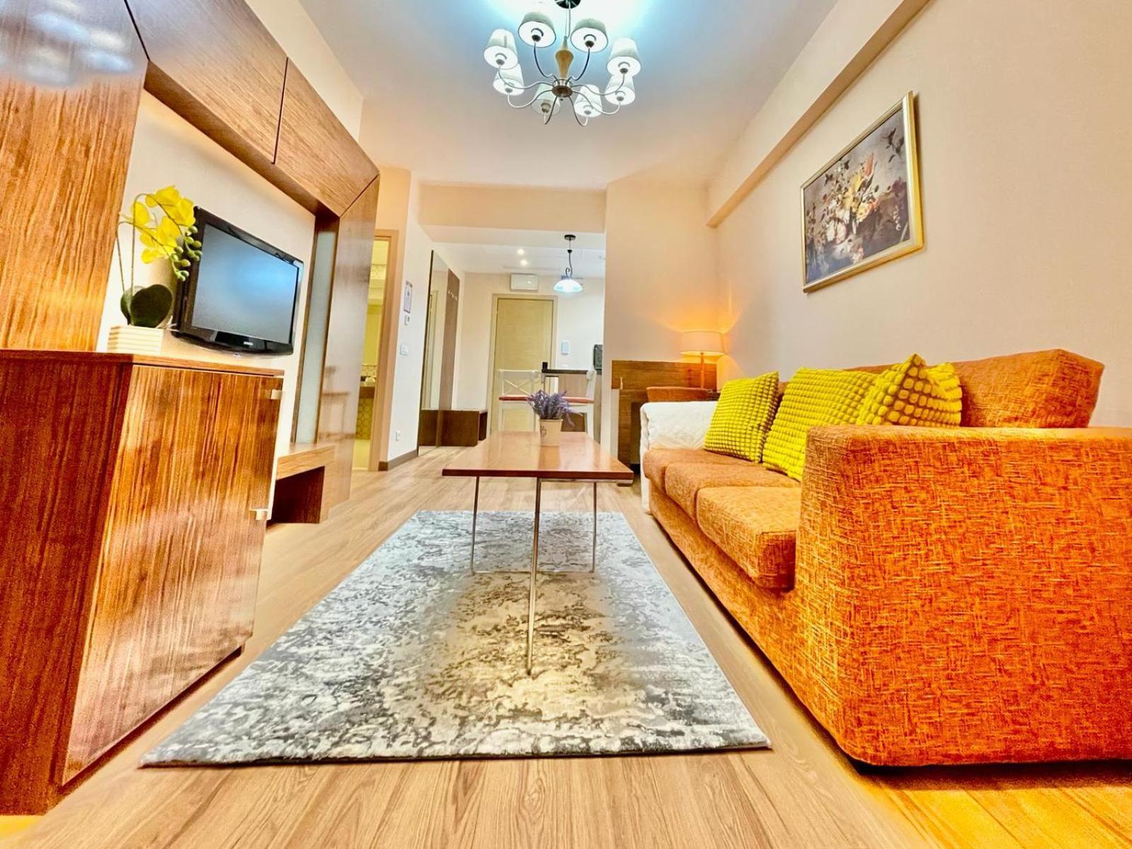 Royal Studio Apartment With A Perfect View - Yamaluxe Bucharest Exterior photo