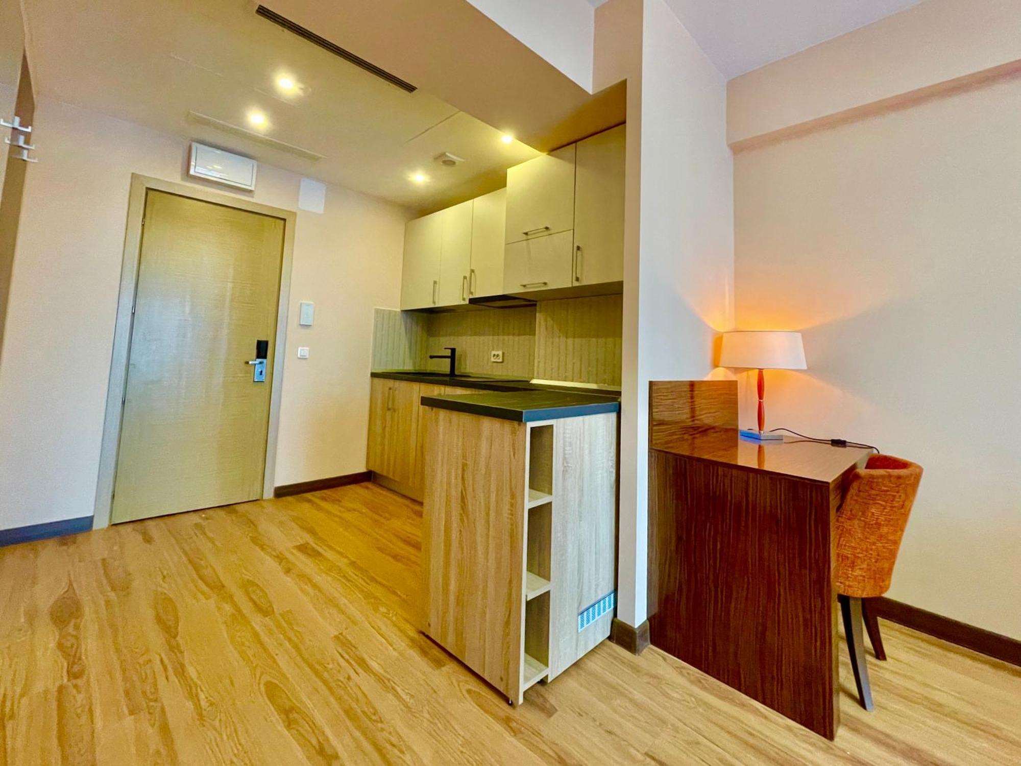 Royal Studio Apartment With A Perfect View - Yamaluxe Bucharest Exterior photo